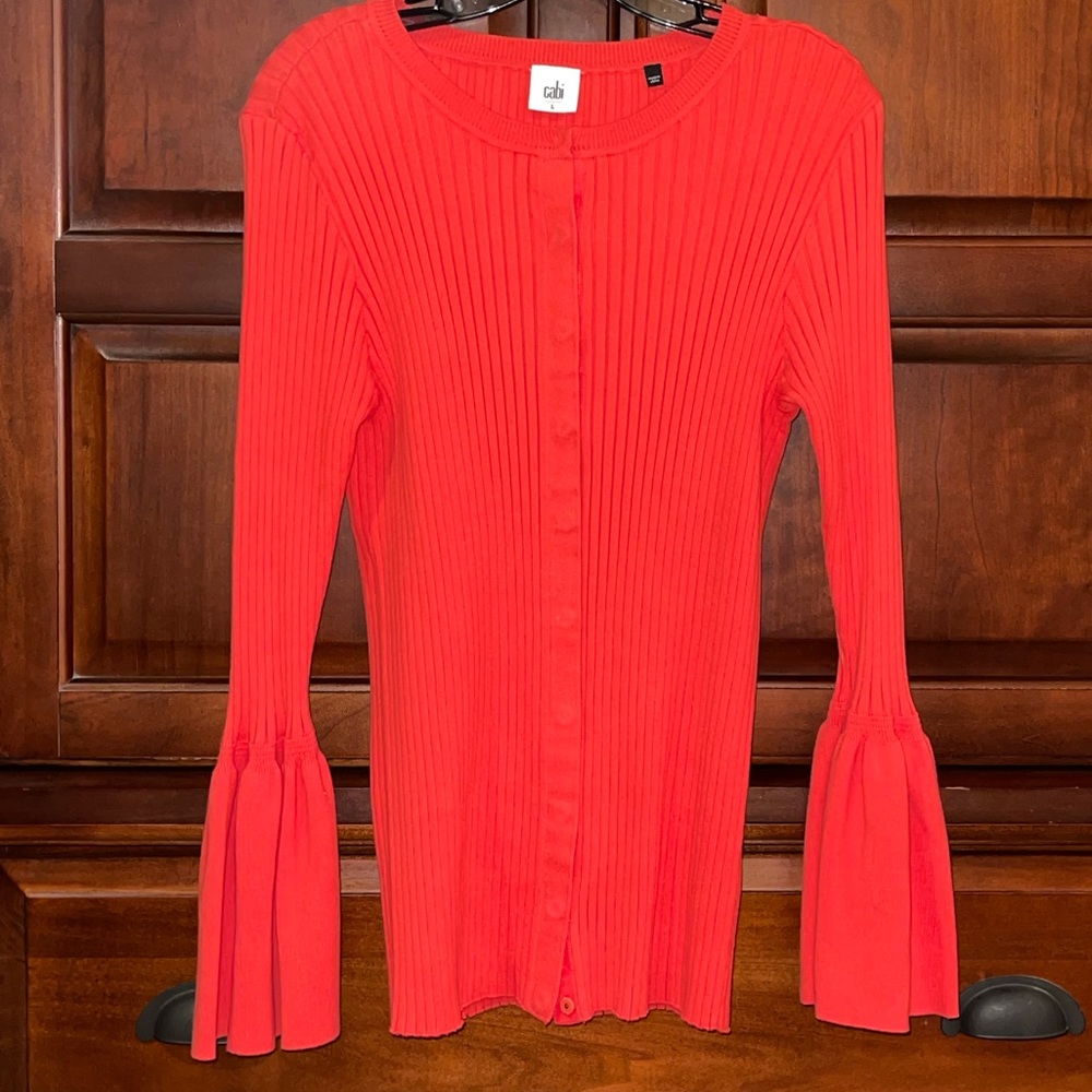 Beautiful Cabi Coral Cardigan w/ Trumpet sleeves!